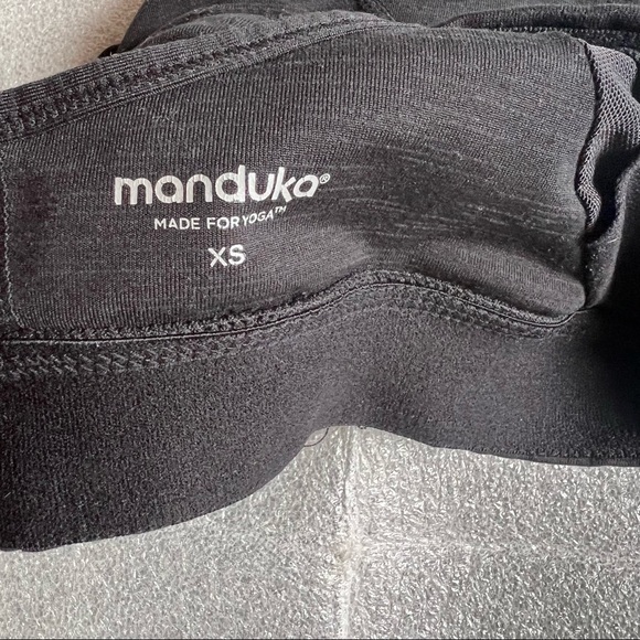 Manduka Women's Cross Strap Bra size XSMALL - Picture 4 of 9